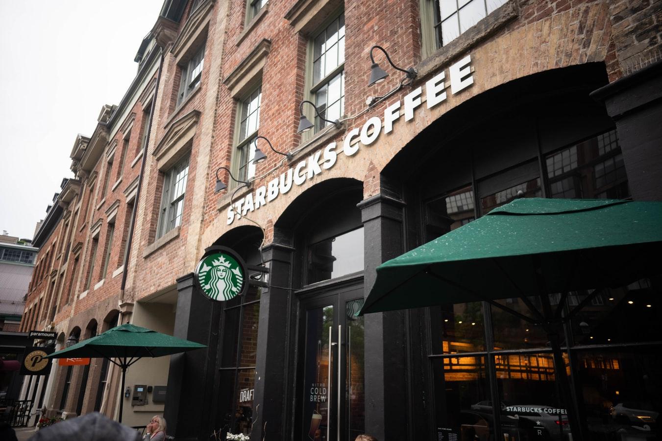 ¿Starbucks tiene futuro? – Revision de XLNTrade – Brokeropiniones